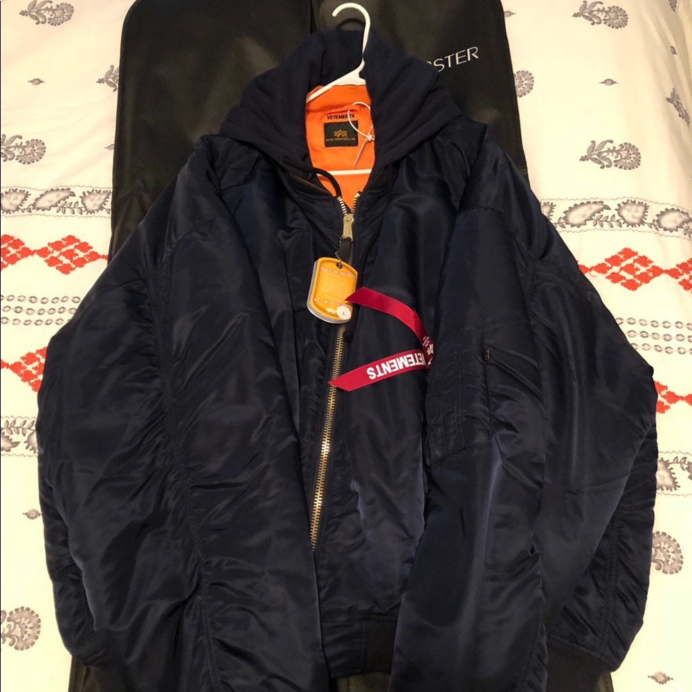 Vetements x Alpha Industries Bomber.
